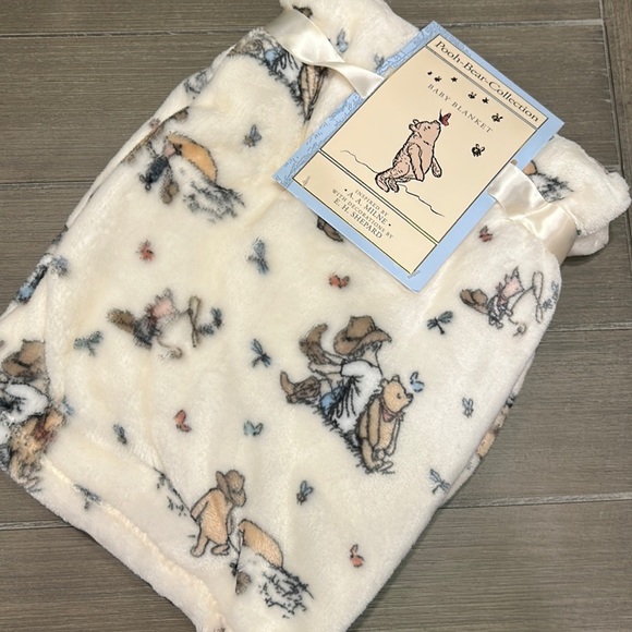 Nwt! Winnie the Pooh baby blanket! - Picture 1 of 5